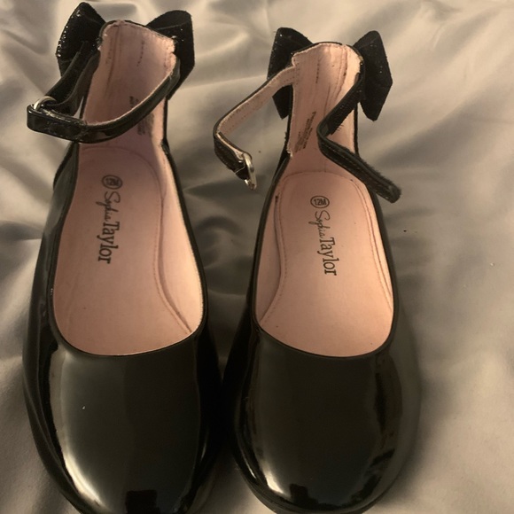 Black dress shoe - barely worn - Picture 3 of 4